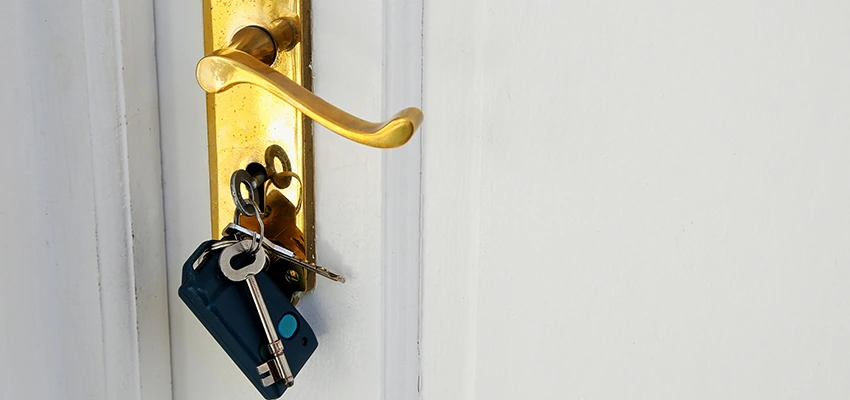 Broken Door Key Extraction in Lamont, CA